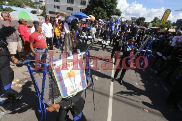 Lectores de EL HERALDO eligen al Instituto Central como la mejor banda de los desfiles 2017
