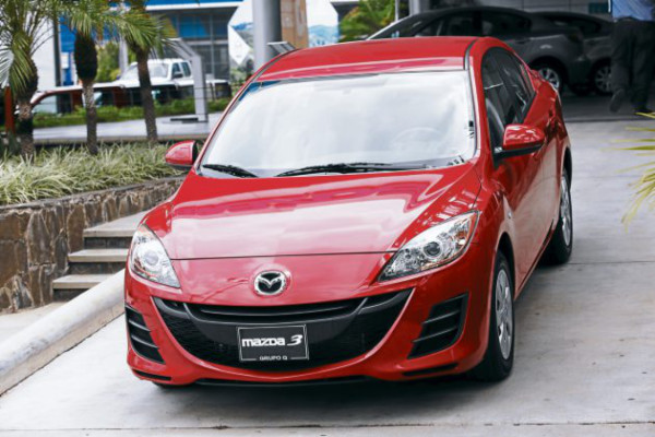 Mazda actualizó sus sedanes