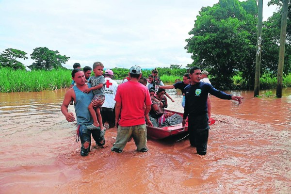 Calvario viven afectados por inundaciones provocadas por Eta en región norte