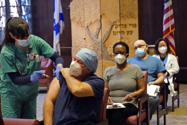 16 datos que no sabías de la vacuna rusa y china que planea adquirir Honduras