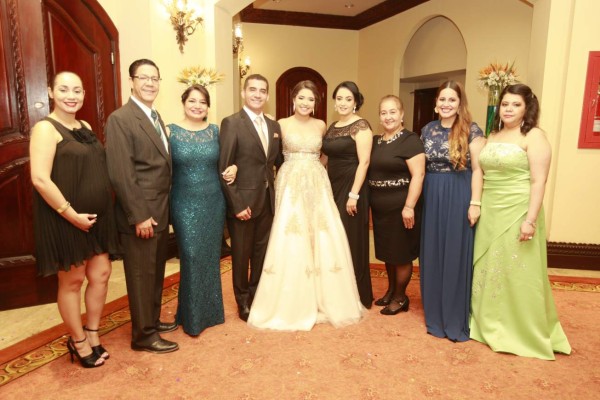 La fiesta prom de Saint Raphael's School