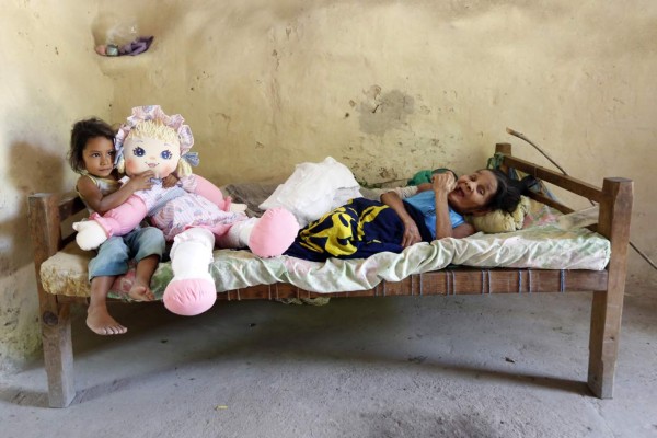 Los hermanos García reciben ayudas económicas y víveres