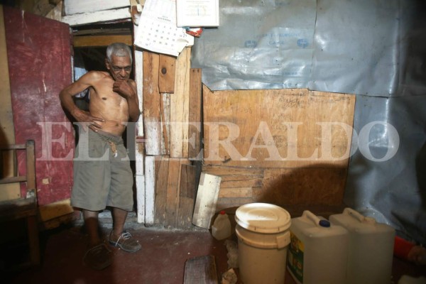 FOTOS: 11 momentos no vistos del triste desalojo en Las Torres