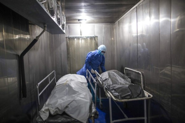 ¿Por qué las personas vacunadas con dos dosis siguen muriendo por covid-19?