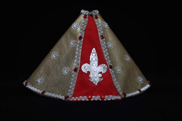 Honduras: Devotas cambian el ropaje que posee la Virgen de Suyapa