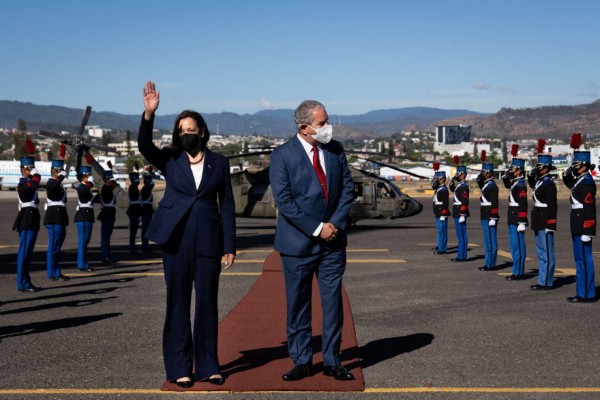 Así fue la llegada de Kamala Harris a Honduras para la toma de posesión