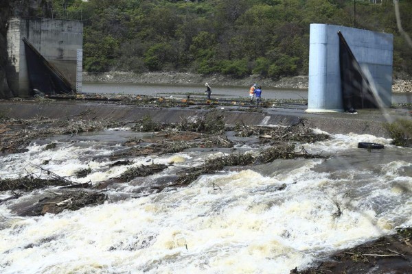 En los próximos días, personal del SANAA iniciará un trasvase de 400 litros por segundo de Los Laureles a La Concepción. Foto: EL HERALDO