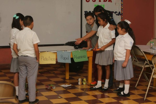 Estudiantes de la Escuela Raúl Zaldívar aceptan el reto ambiental