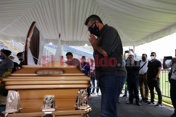 Diego Vazquez se despide de Chelato Uclés