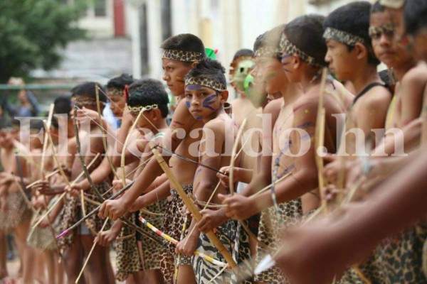 Escolares conmemoran Día al Cacique Lempira