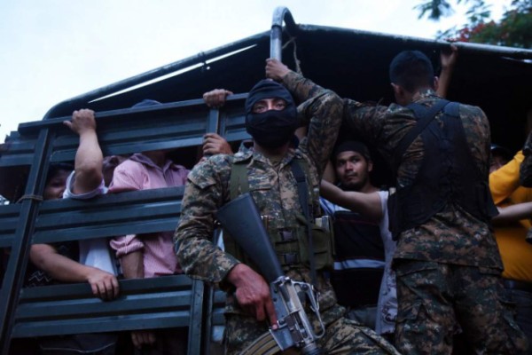 14 pandilleros muertos en cárcel de El Salvador