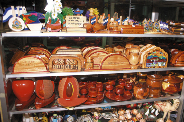 Artesanos del sur sueñan con exportar sus productos