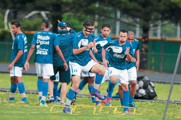 Honduras golea 3-0 a El Salvador previo al debut ante Panamá