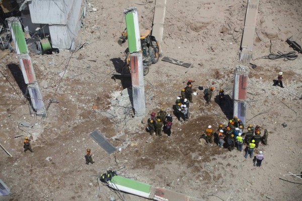 Al menos cuatro personas atrapadas tras derrumbarse un edificio en Israel