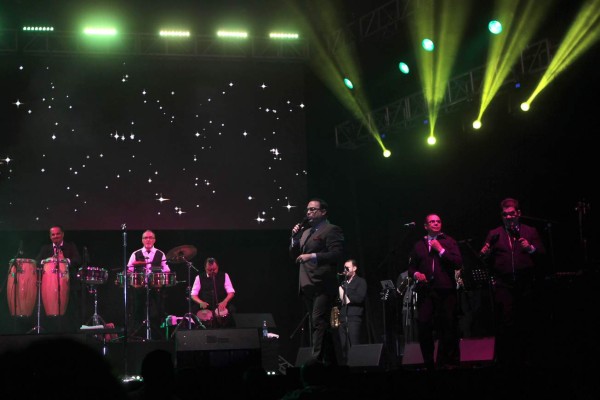 Noche de amor al ritmo de Gilberto Santa Rosa