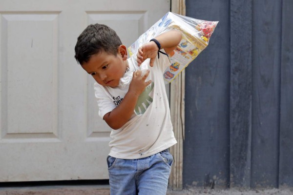 Honduras: En las faldas del cerro Juana Laínez decenas de niños fueron agasajados