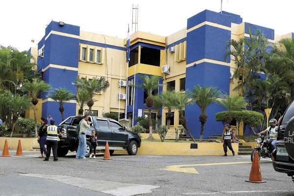 Honduras: Descarada venta de licencias de conducir en la DNT