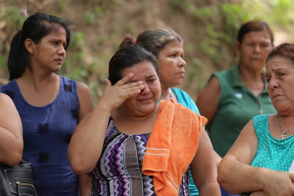 Heroico hondureño arriesga su vida para salvar a una niña de las llamas