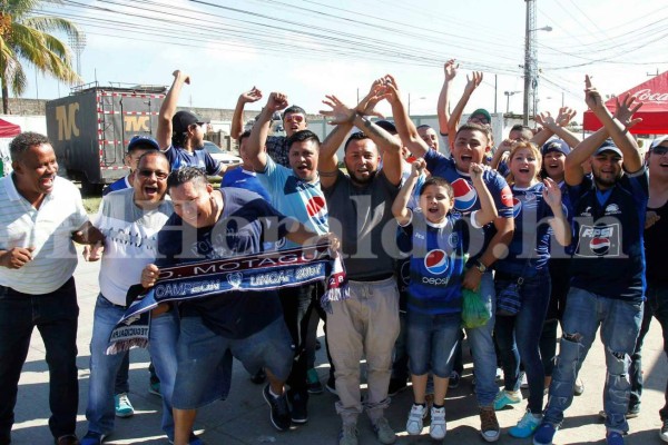 Previo a la Gran Final del Apertura 2016 Puerto Cortés se despertó de fiesta