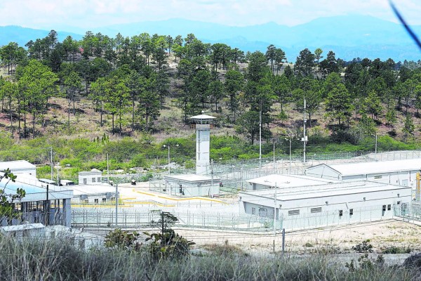 Visitas a reos en centros penales ahora son con cumplimiento del reglamento