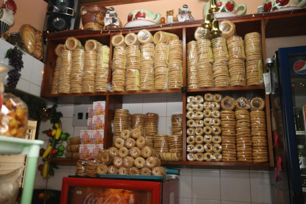 La dulzura de la Navidad se cocina en los mercados y antiguas reposterías