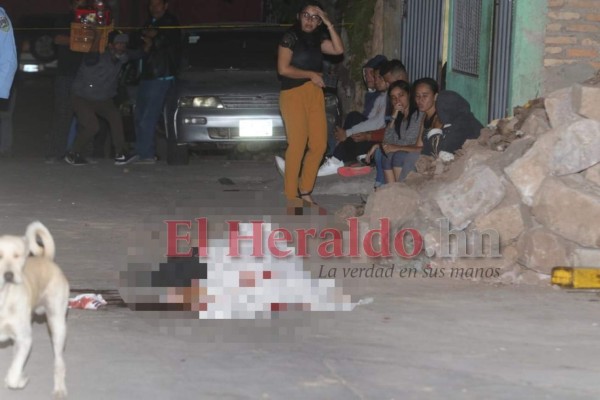 FOTOS: Conmoción y llanto en violenta escena del crimen de dirigente de taxis