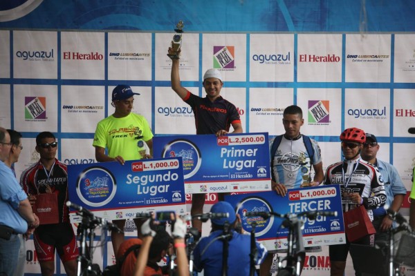 III Vuelta Ciclística: honor, recuerdo y merecida victoria