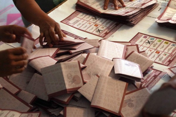 México celebró elecciones intermedias entre fuertes protestas en el sur