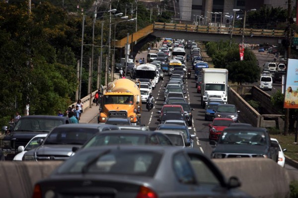 Tráfico vehicular aumentará en un 25% durante diciembre en la capital de Honduras