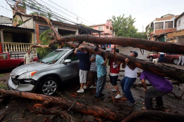 Más de 10 sectores afectados dejan lluvias y fuertes vientos en la capital de Honduras