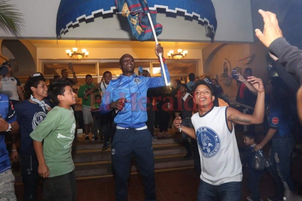 Aficionados motagüenses compartieron con los futbolistas previo a la final