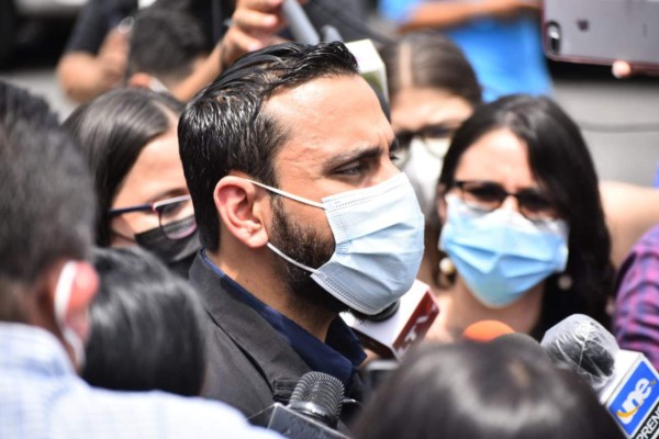 Honduras recibe 17 mil dosis de vacunas AstraZeneca donadas por El Salvador