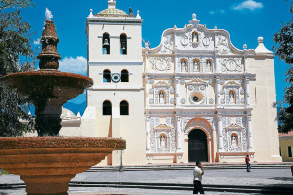 Comayagua, una ciudad para visitar e invertir