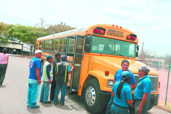 Hasta con frenos dañados circulan buses