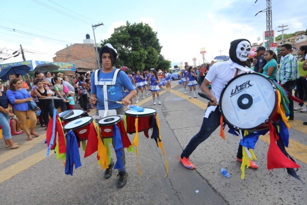 Con gran carnaval, Tegucigalpa conmemora su 436 aniversario