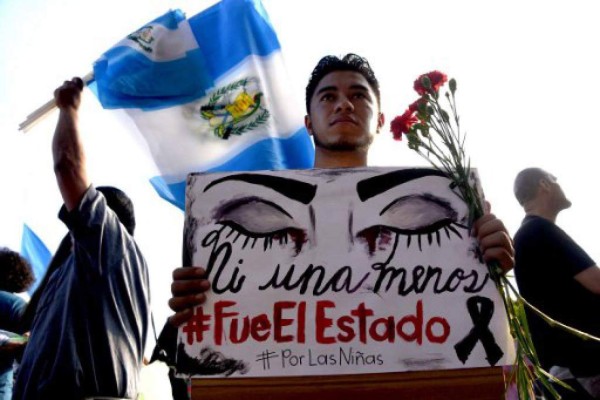 Piden levantar inmunidad a presidente de Guatemala por muerte de niñas en incendio