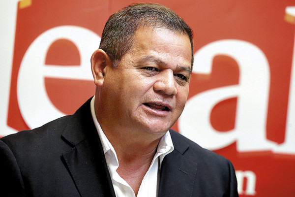 Vásquez Velásquez promete empleo seguro