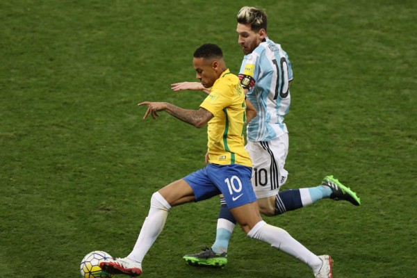 Neymar le gana el duelo a Messi con goleada de Brasil a Argentina