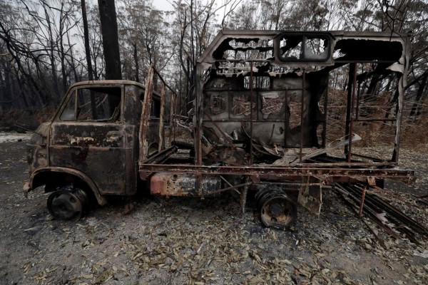 'Que el Señor nos regale lluvia': dolor y desesperación ante arrasadores incendios en Australia