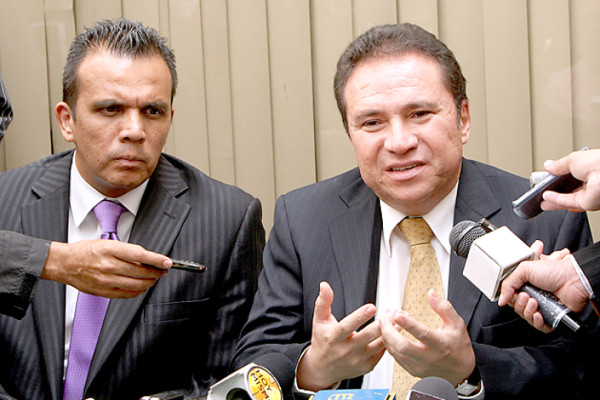 Suspenden pago de fianza a Enrique Flores Lanza