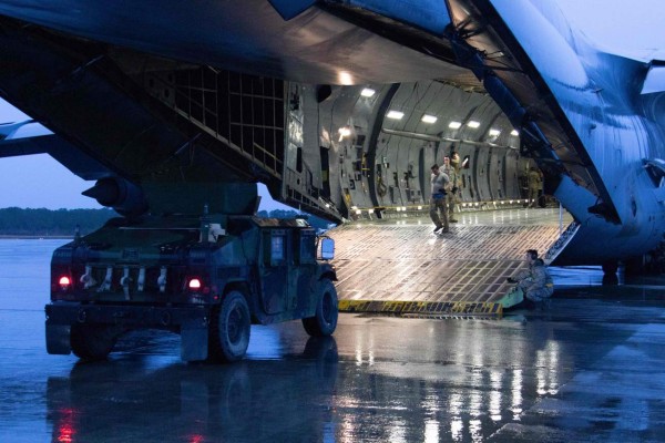 Aviones, drones, tanques de guerra: EEUU se prepara ante posible ataque a Irán