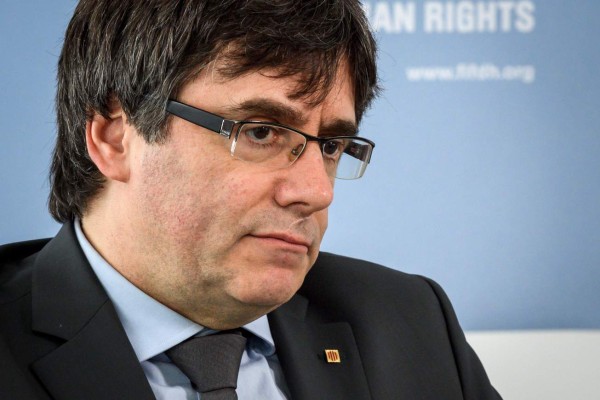 Expresidente Catalán Carles Puigdemont permanecerá detenido en Alemania (Tribunal)