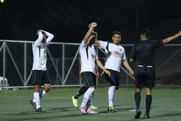 Empieza el fuego cruzado con la ida de la repesca en la Liga de Ascenso