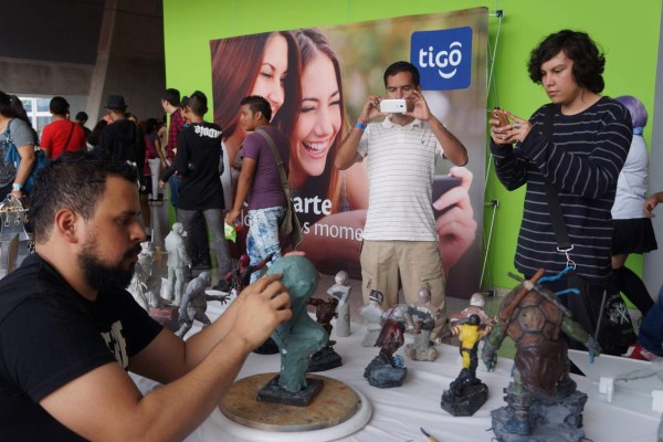 Honduras: Gomer Martínez es el mago de las esculturas