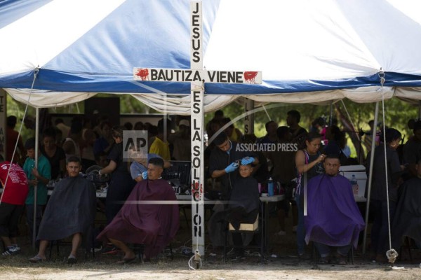 Precariedad y hacinamiento, la vida de migrantes en campamento improvisado