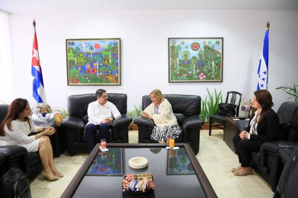 Honduras y Cuba acuerdan impulsar relación comercial