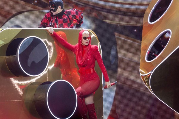 Jurado favorece a Katy Perry en compra de exconvento