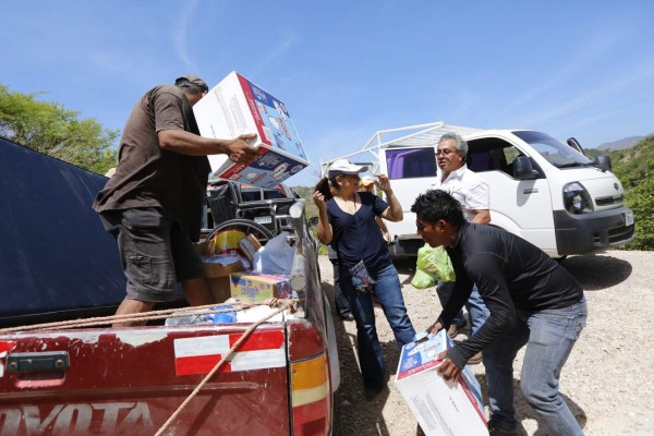 Los hermanos García reciben ayudas económicas y víveres
