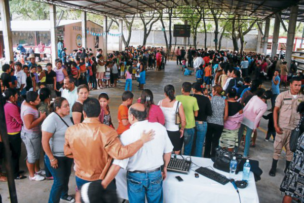 Especialistas de Cleveland, Ohio, brindan atenciones médicas gratis