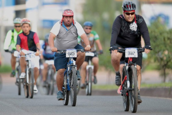 Lista de participantes en 3ra Vuelta Ciclística